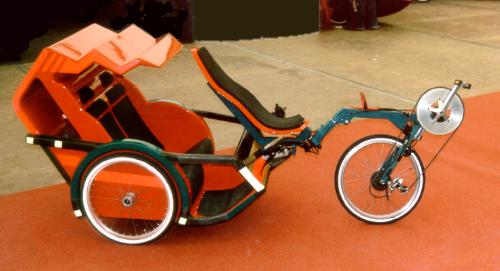 Tricycle de Cock van Driel avec deux sièges pour enfants en arrière